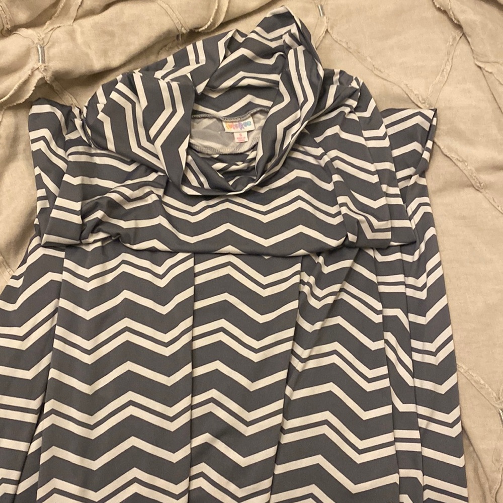 LuLaRoe Maxi Skirt Small S CHEVRON gray and white